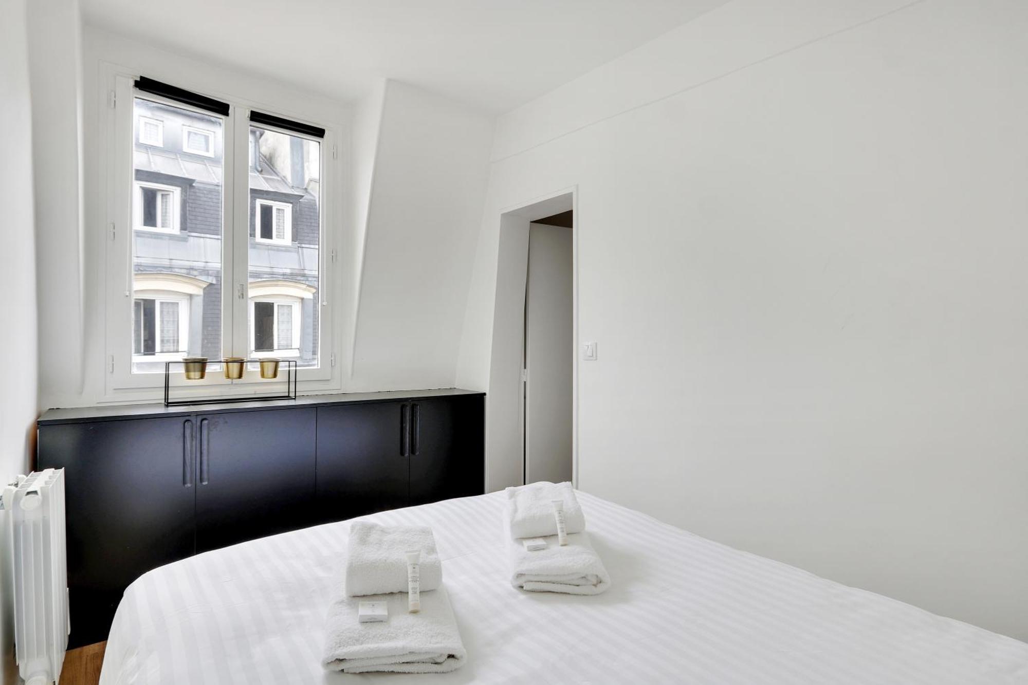 Pick A Flat'S Apartements In Louvre-Rivoli - Rue Du Roule Париж Экстерьер фото
